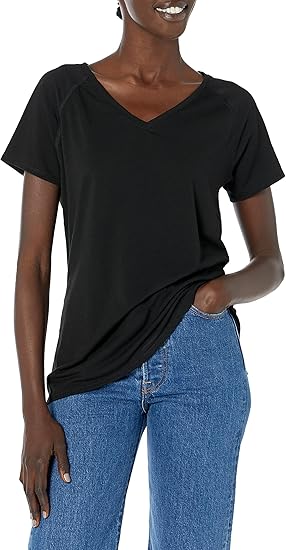 Amazon Essentials Women's Studio Relaxed-Fit Short-Sleeve Lightweight V-Neck T-Shirt