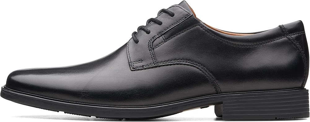 Clarks Men's Tilden Plain Oxford