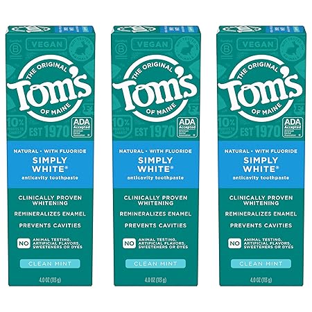 Tom's of Maine Natural Whitening Toothpaste with Fluoride, Simply White, Clean Mint, 3 Pack, 4.0 Oz