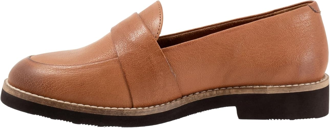 SoftWalk Women's Walsh Loafer