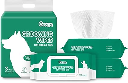 COCOYO Disposable Wet Wipes for Dogs & Cats I 300 Wipes for Cleaning and Deodorizing - Plant-Based, Hypoallergenic Pet Wipes for Puppies - Wipes for Paws, Butt, & Body - Fragrance Free