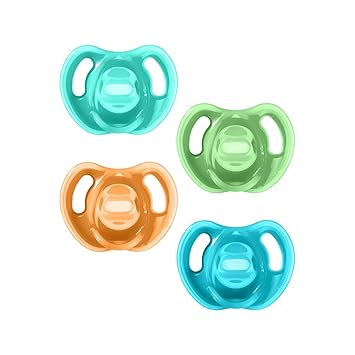 Tommee Tippee Ultra-light Silicone Pacifier, Symmetrical One-Piece Design, BPA-Free Silicone Binkies, 18-36 months, Pack of 4 Pacifiers