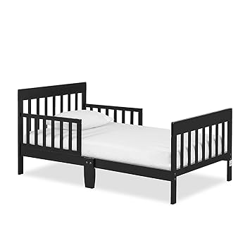 Dream On Me Finn Toddler Bed in Black, Greenguard Gold and JPMA Certified, Non-Toxic Finish, Made of Sustainable New Zealand Pinewood, Wooden Nursery Furniture